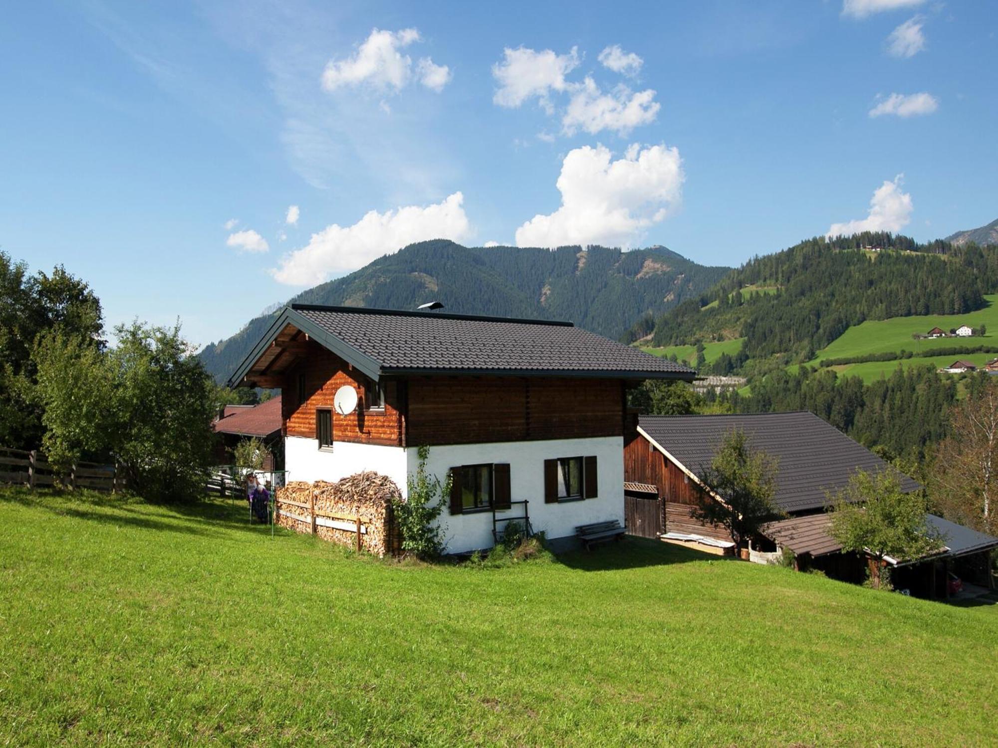 Charming Holiday Home In H Ttau With Barbecue Huttau ภายนอก รูปภาพ
